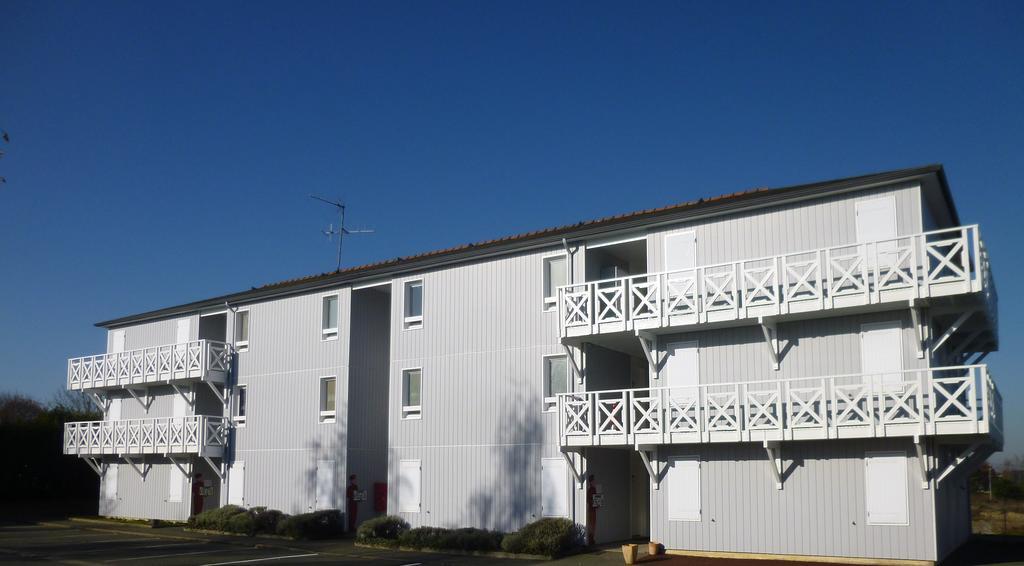 Fasthotel Angers Beaucouze Exterior photo